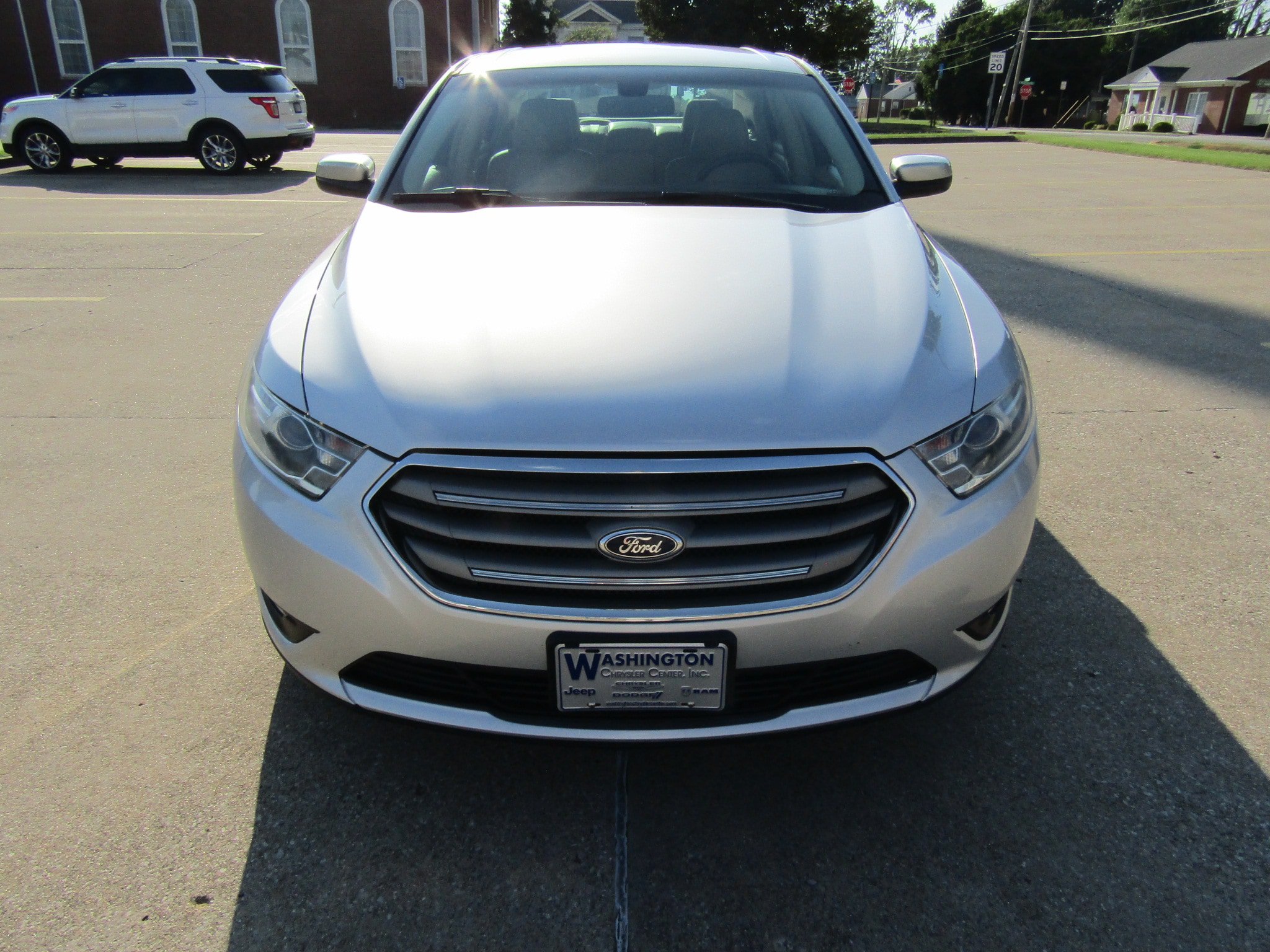 Used 2013 Ford Taurus SEL FWD image 9