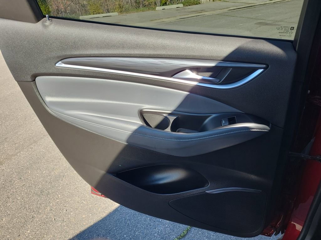 Used 2018 Buick Enclave Essence image 27