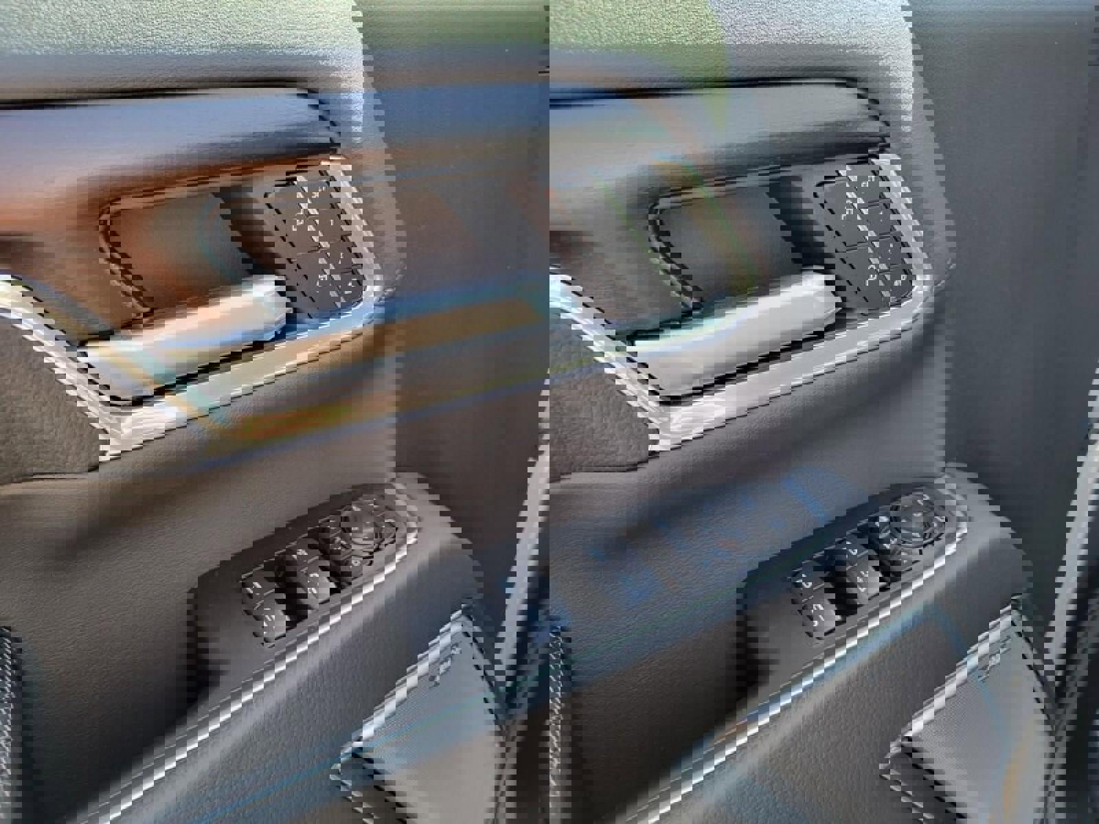 New 2026 GMC Sierra 2500 Denali w/ Denali Reserve Package image 14