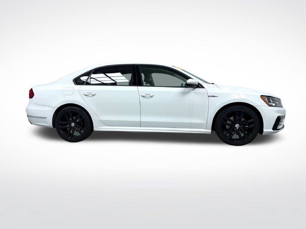 Used 2018 Volkswagen Passat 2.0T R-Line FWD image 13
