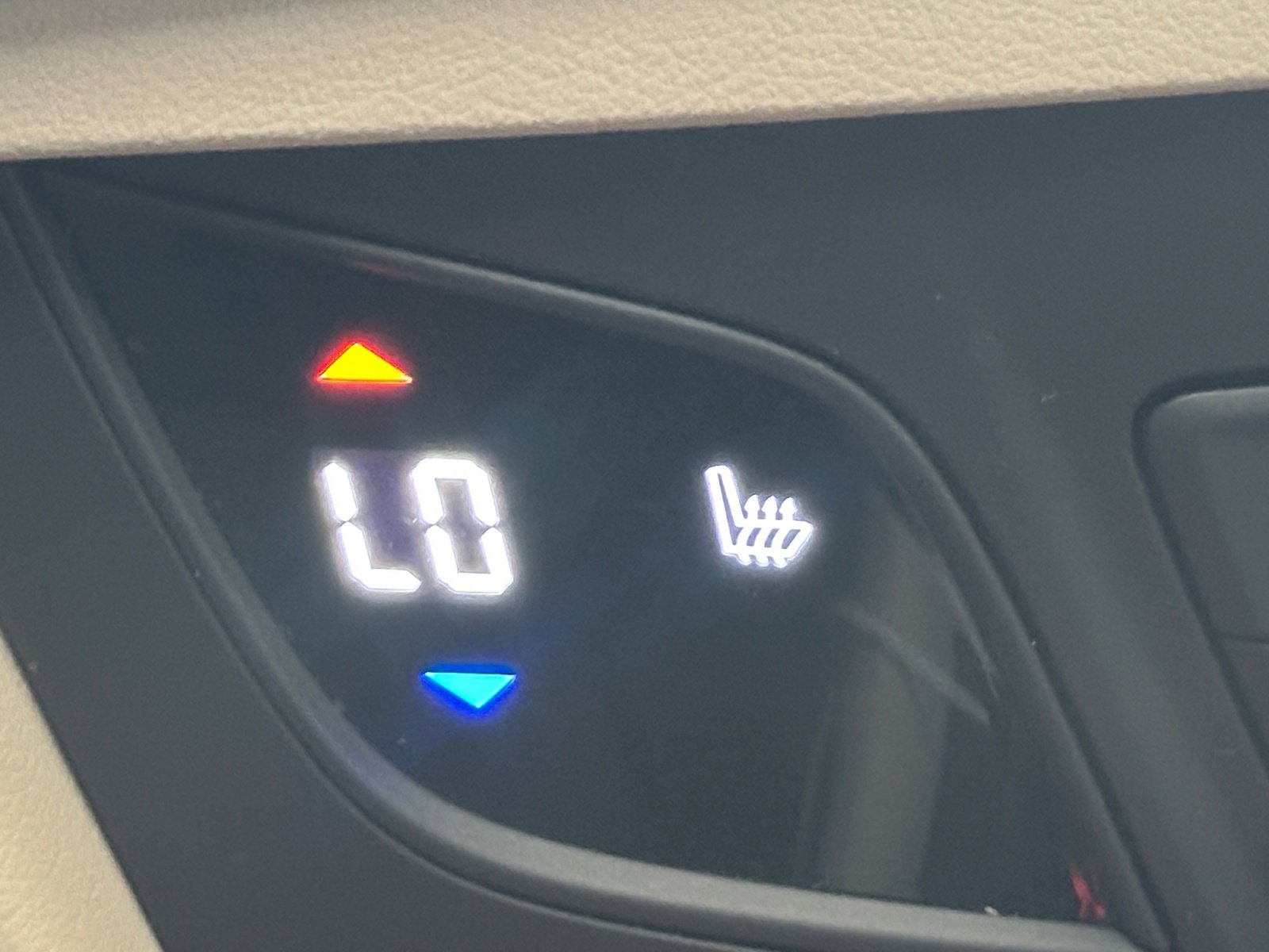 Used 2019 Buick Envision Essence FWD image 26