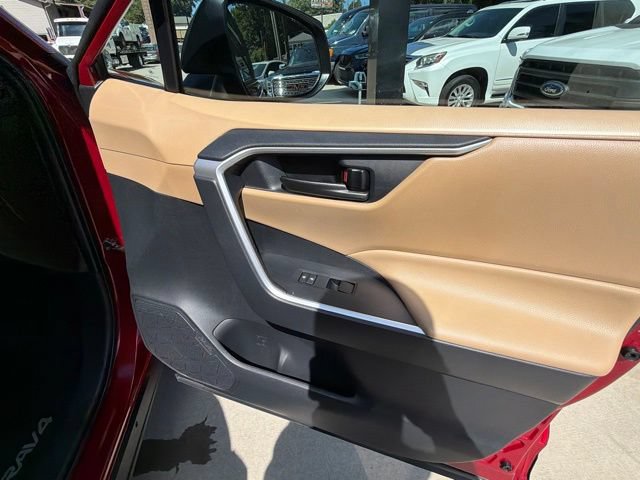 Used 2019 Toyota RAV4 LE FWD image 77