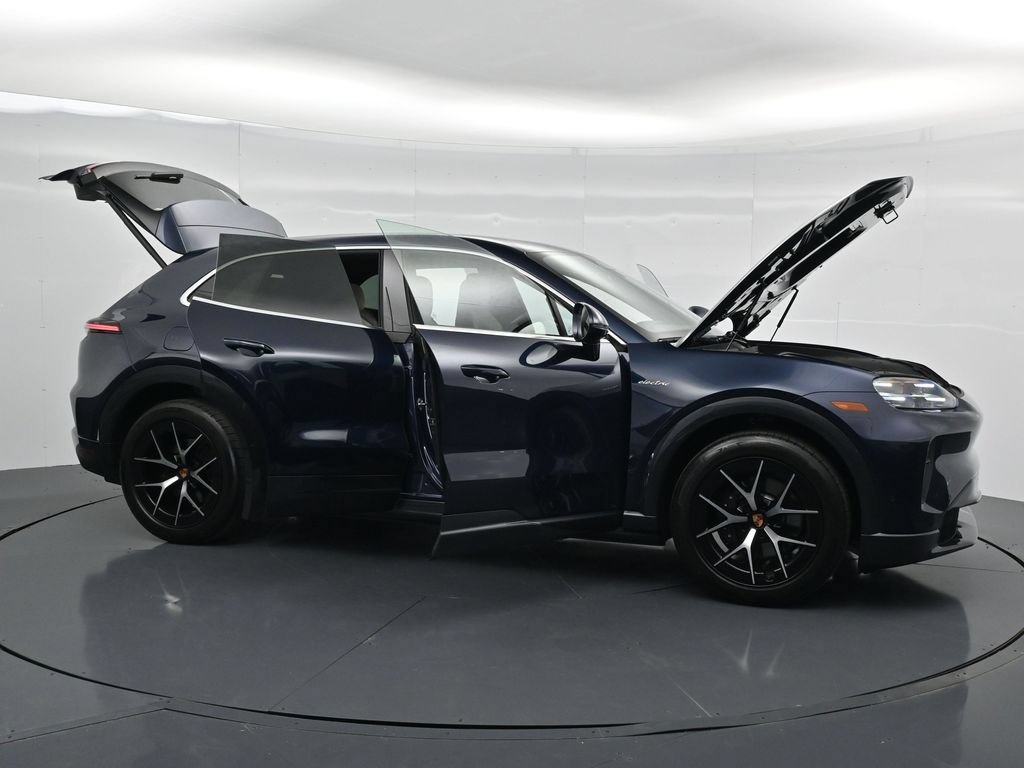 New 2026 Porsche Cayenne Electric AWD/4WD image 18