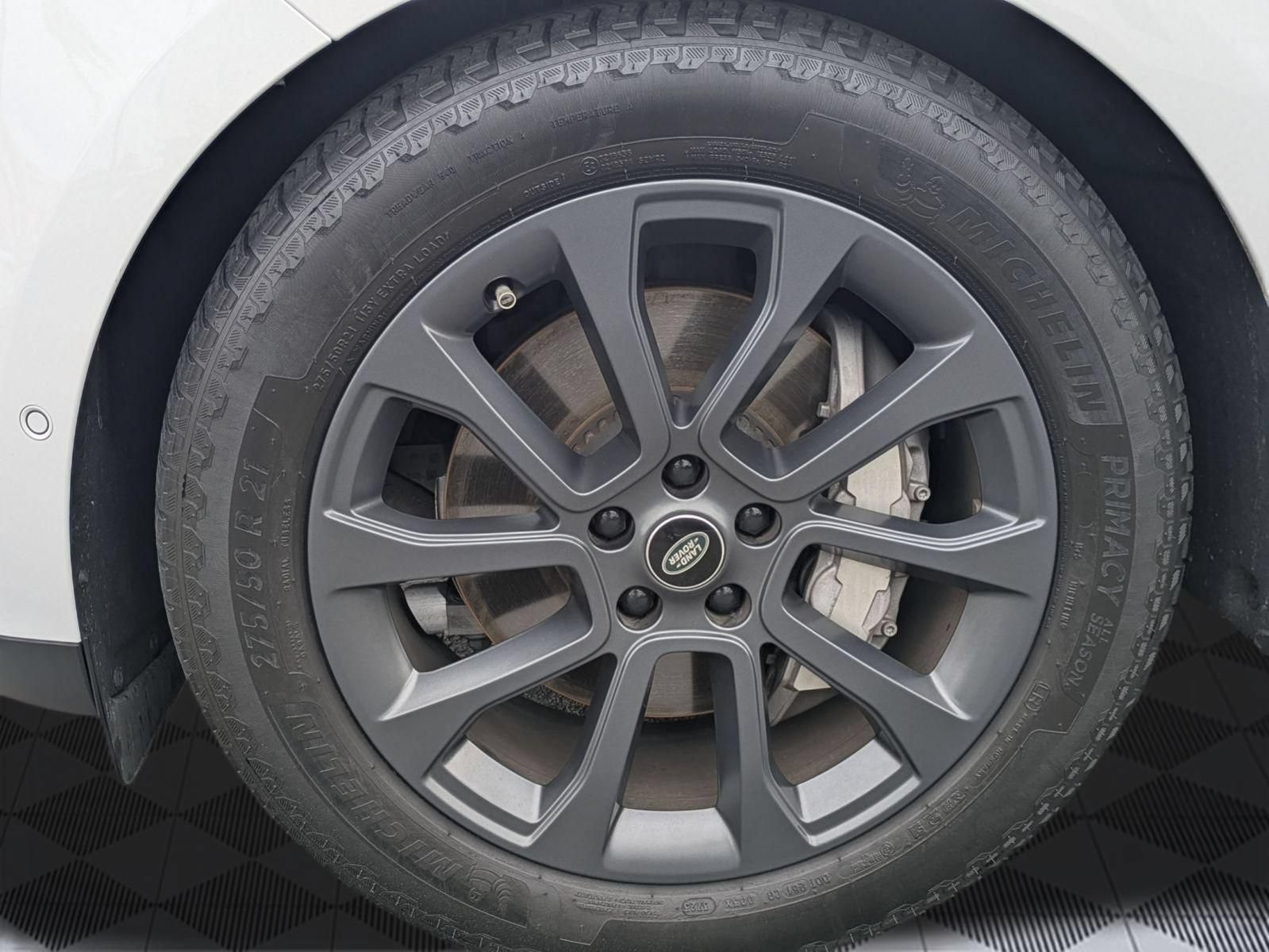 Used 2024 Land Rover Range Rover Sport SE AWD/4WD image 9
