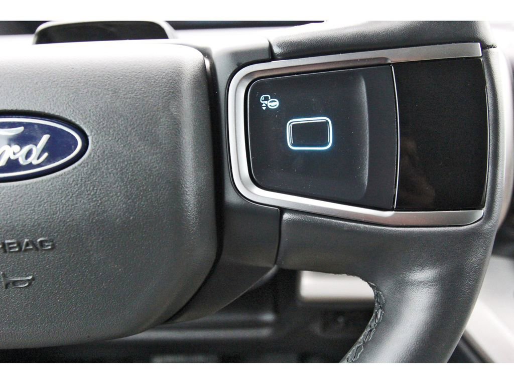 Used 2025 Ford Expedition Active RWD image 19
