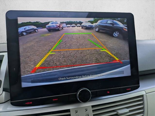 Used 2012 Volkswagen Routan SEL FWD image 13