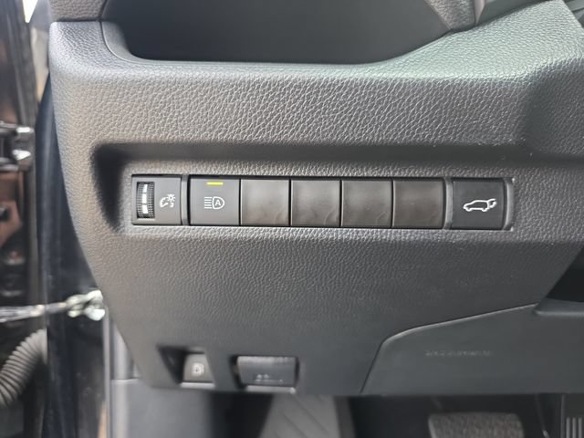 Used 2023 Toyota RAV4 XLE Premium AWD/4WD image 25