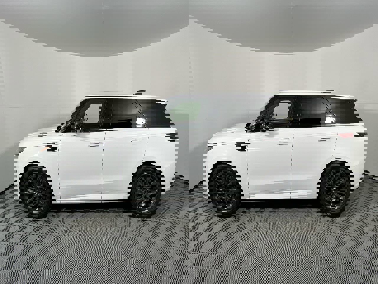 Used 2024 Land Rover Range Rover Sport Dynamic SE image 6