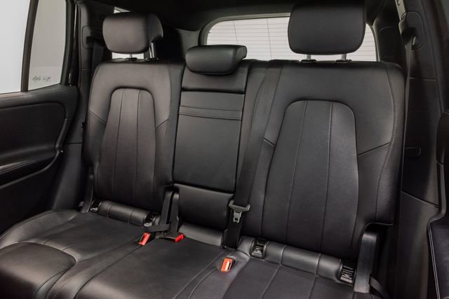 Used 2023 Mercedes-Benz GLB 250 4MATIC w/ Premium Package image 21