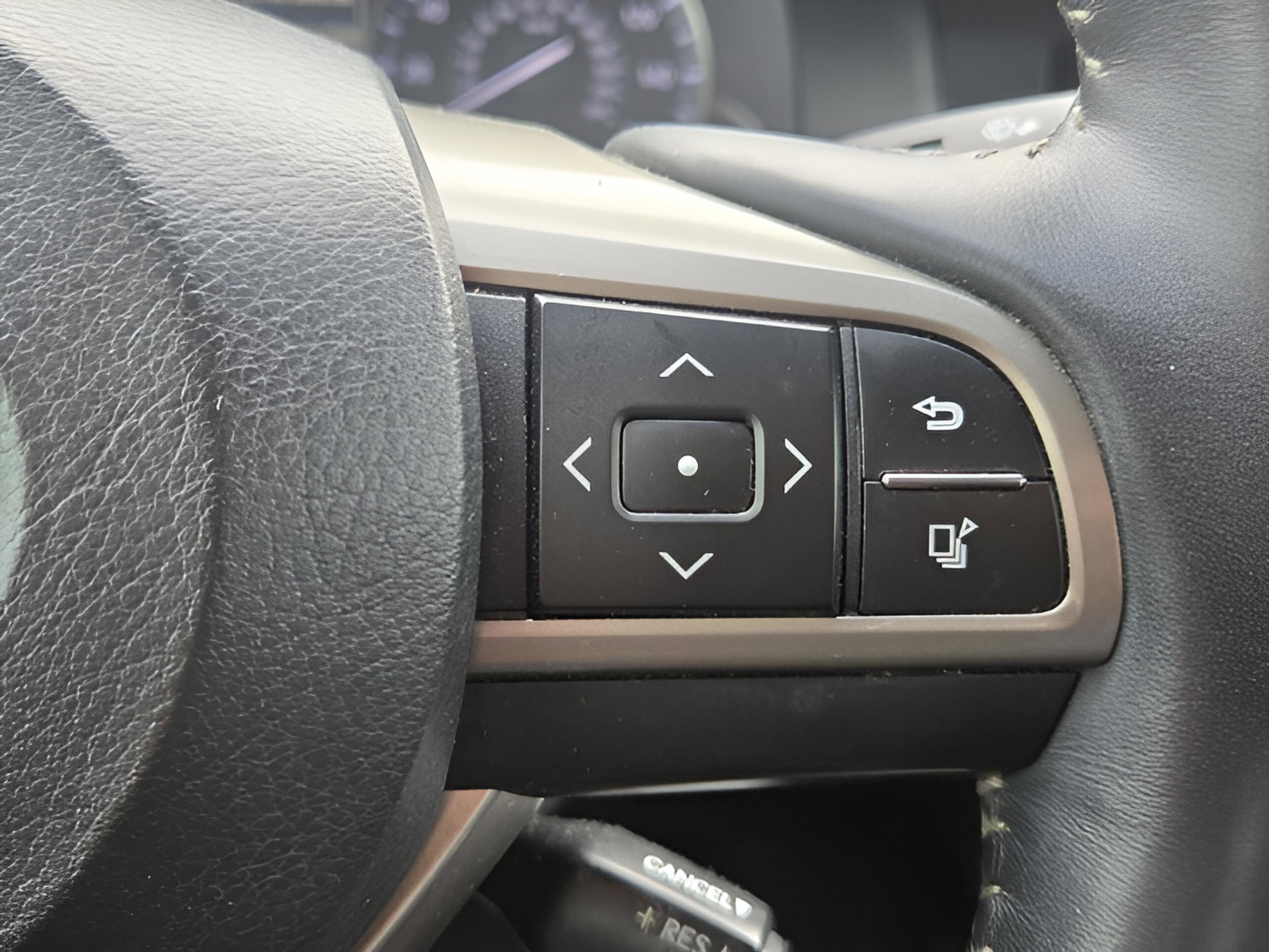 Used 2016 Lexus ES 350 w/ Navigation System Package image 22