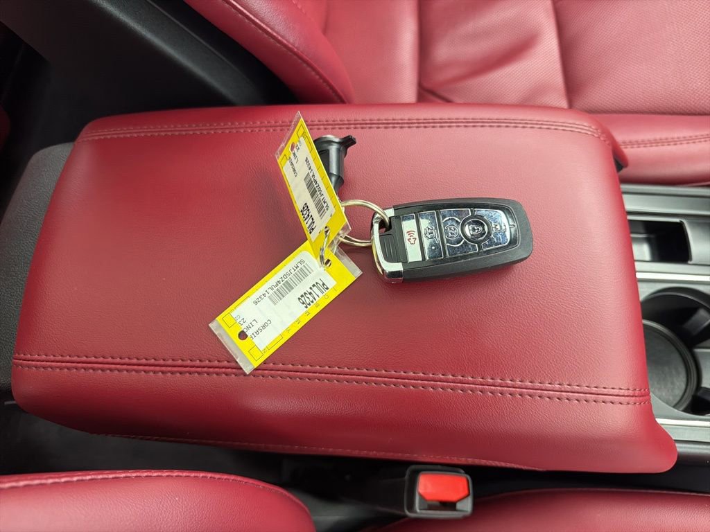 Used 2023 Lincoln Corsair Grand Touring image 32