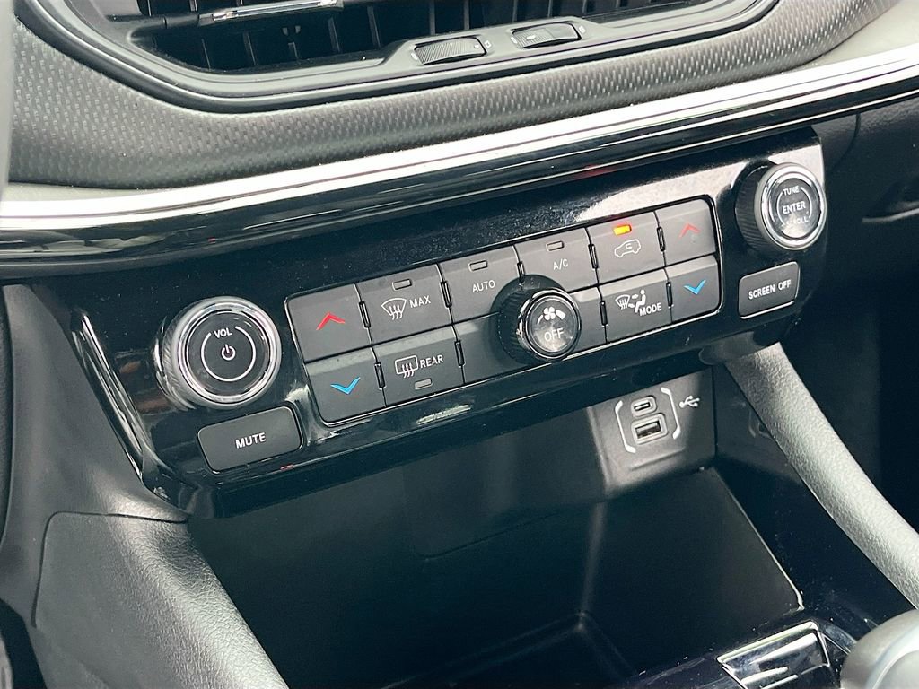 Certified 2025 Jeep Compass Limited w/ High Altitude Package image 16