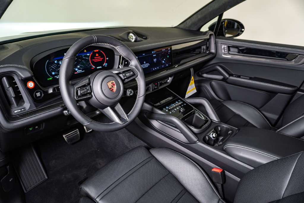 New 2026 Porsche Cayenne GTS AWD/4WD image 4