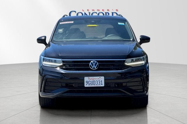 Used 2023 Volkswagen Tiguan SE R-Line AWD/4WD image 9