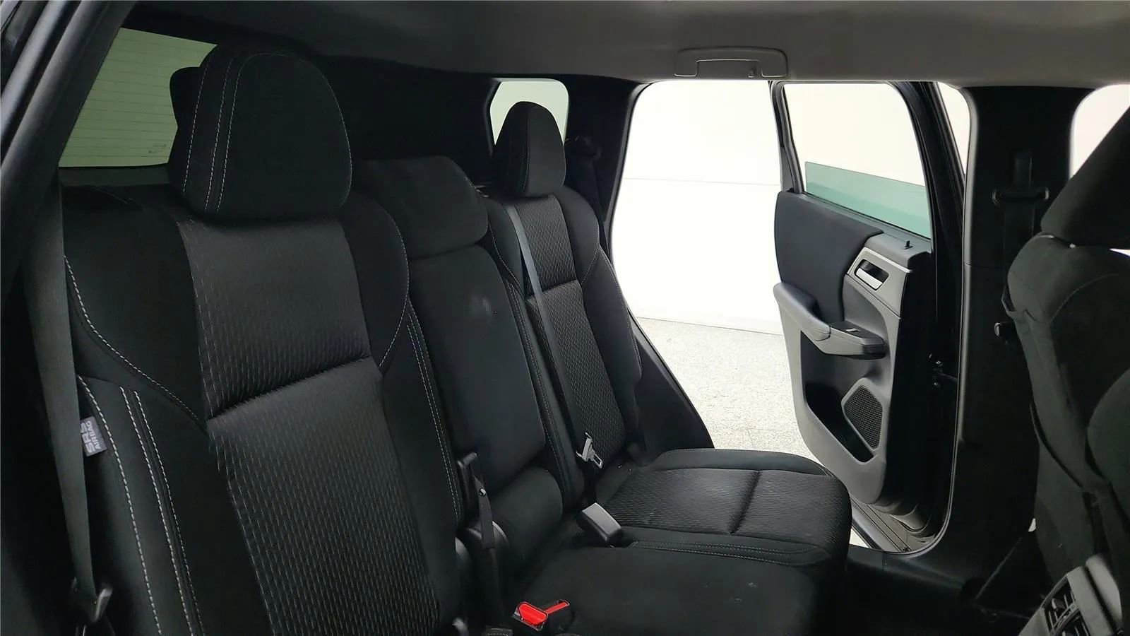 Used 2023 Mitsubishi Outlander ES AWD/4WD image 35