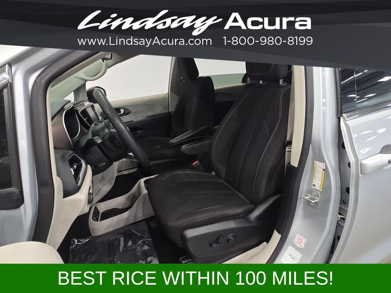 Used 2023 Chrysler Voyager LX FWD image 11