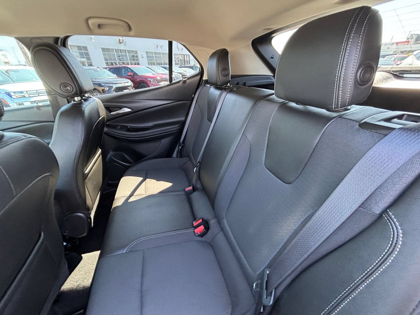 Used 2025 Buick Encore GX Preferred AWD/4WD image 27