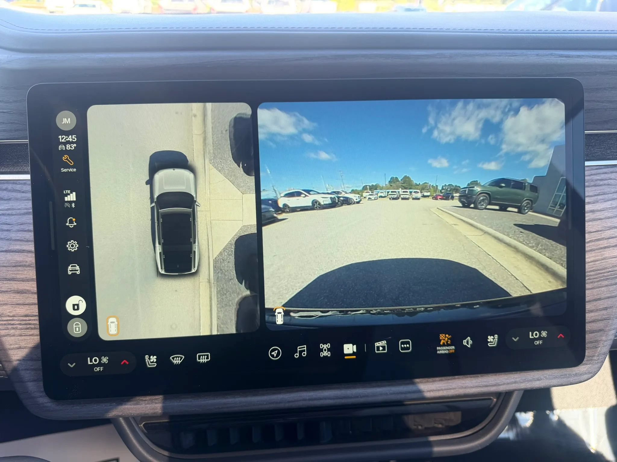 Used 2024 Rivian R1S Adventure Dual AWD/4WD image 24