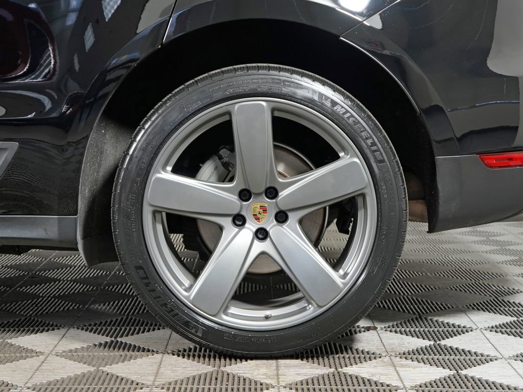 Certified 2019 Porsche Macan S image 15