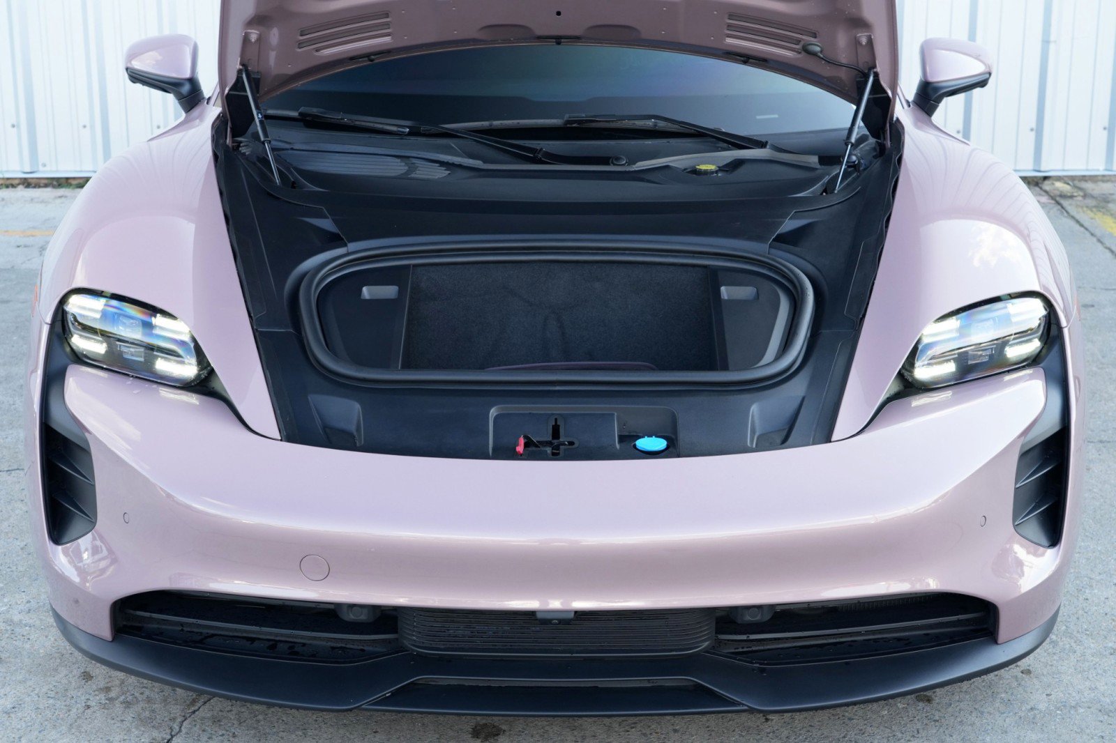 Used 2024 Porsche Taycan image 8