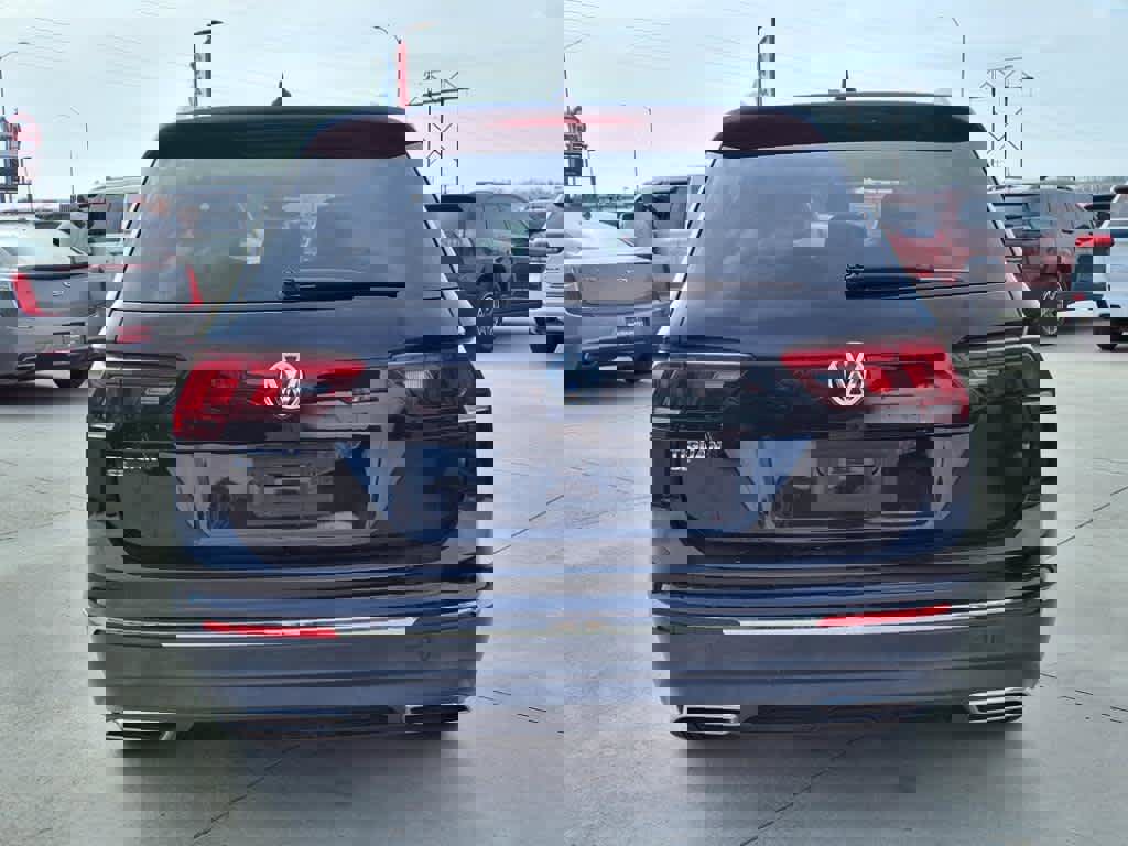 Used 2021 Volkswagen Tiguan SE image 4