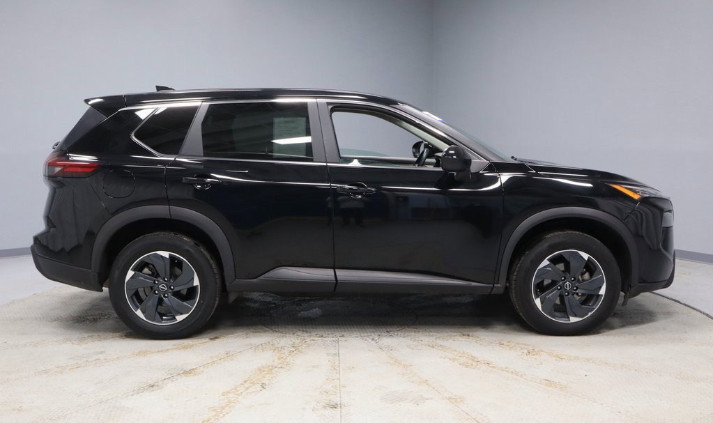 Certified 2025 Nissan Rogue SV image 11