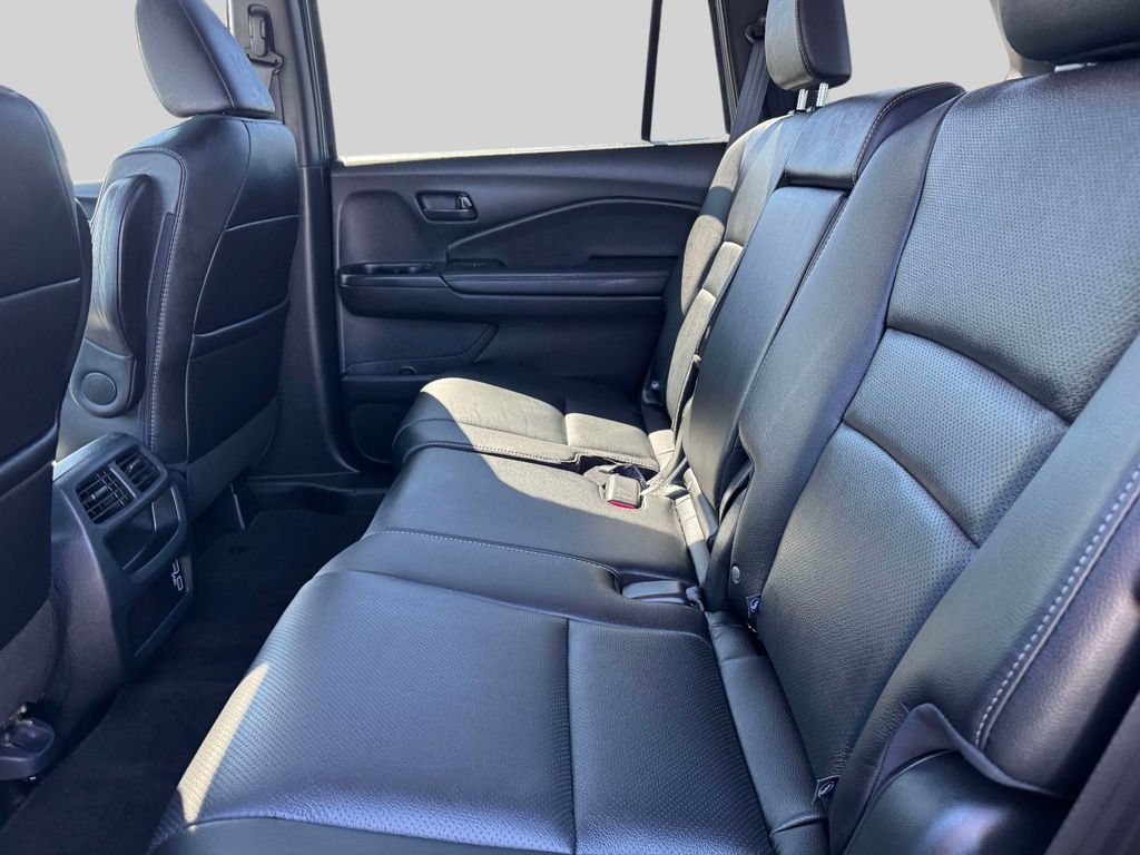Used 2023 Honda Passport EX-L image 11