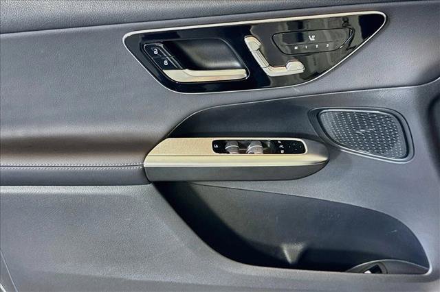 Used 2026 Mercedes-Benz GLC 300 4MATIC image 17