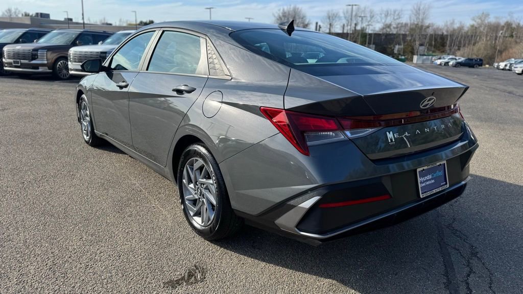 Used 2024 Hyundai Elantra SEL image 5