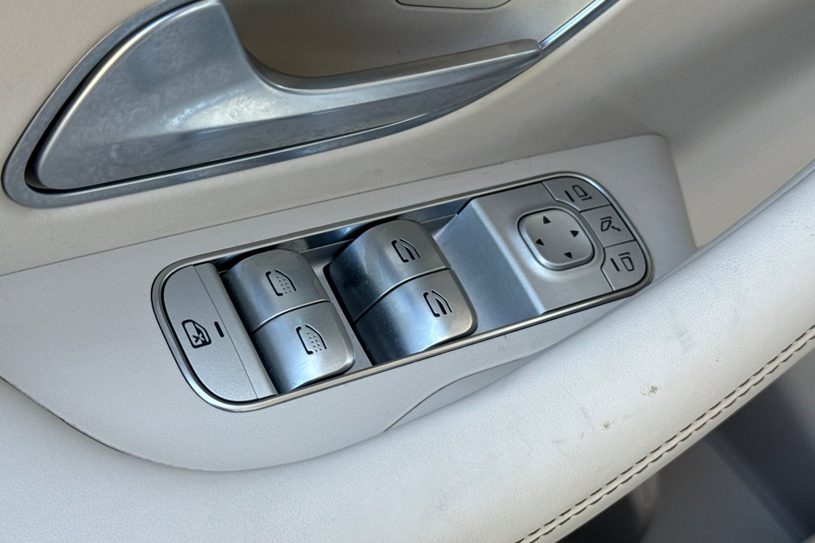 Certified 2024 Mercedes-Benz Maybach GLS 600 4MATIC image 13