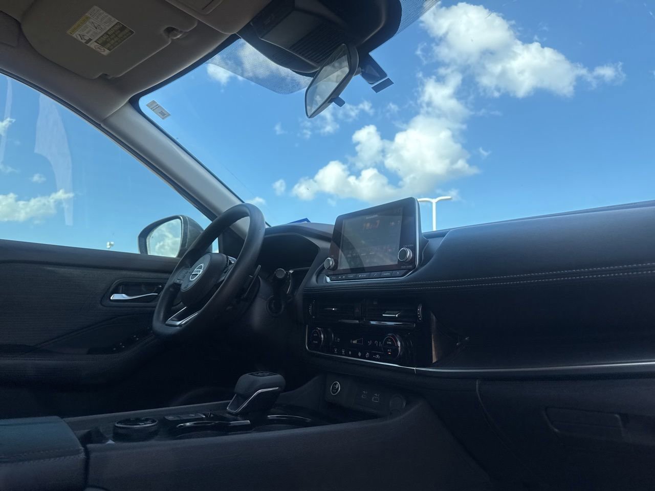 Certified 2021 Nissan Rogue SV image 30