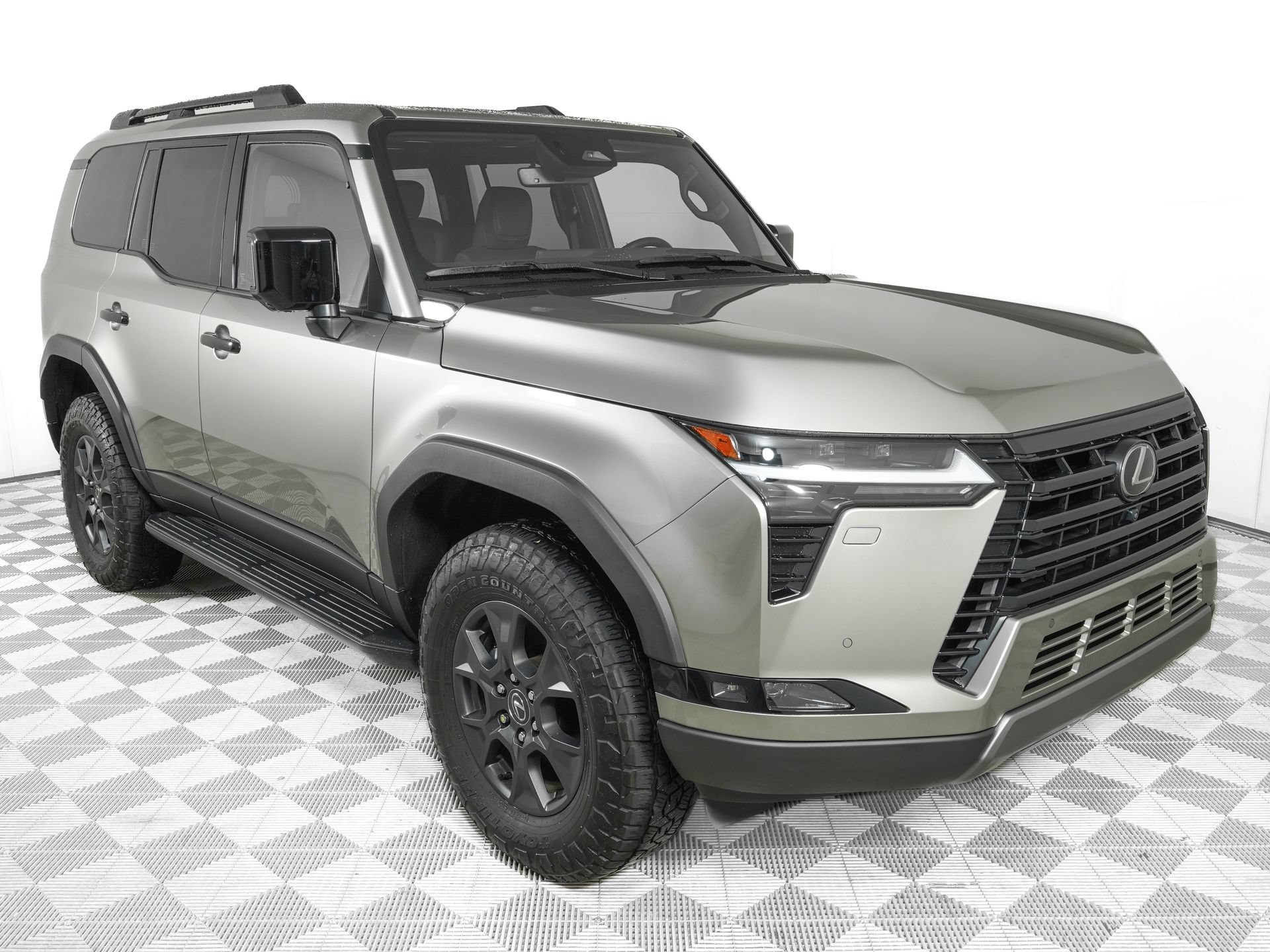 Used 2024 Lexus GX 550 AWD/4WD image 3