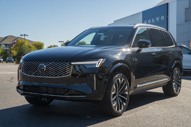 New 2027 Volvo XC90 B5 Plus AWD/4WD image 3
