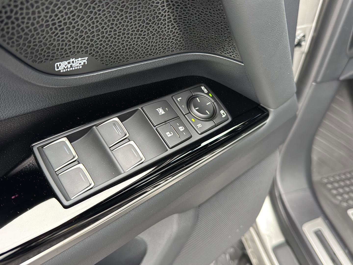 New 2026 Lexus LX 700h Luxury AWD/4WD image 29