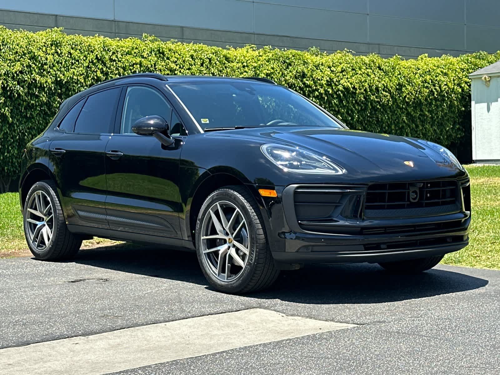 New 2026 Porsche Macan AWD/4WD image 10