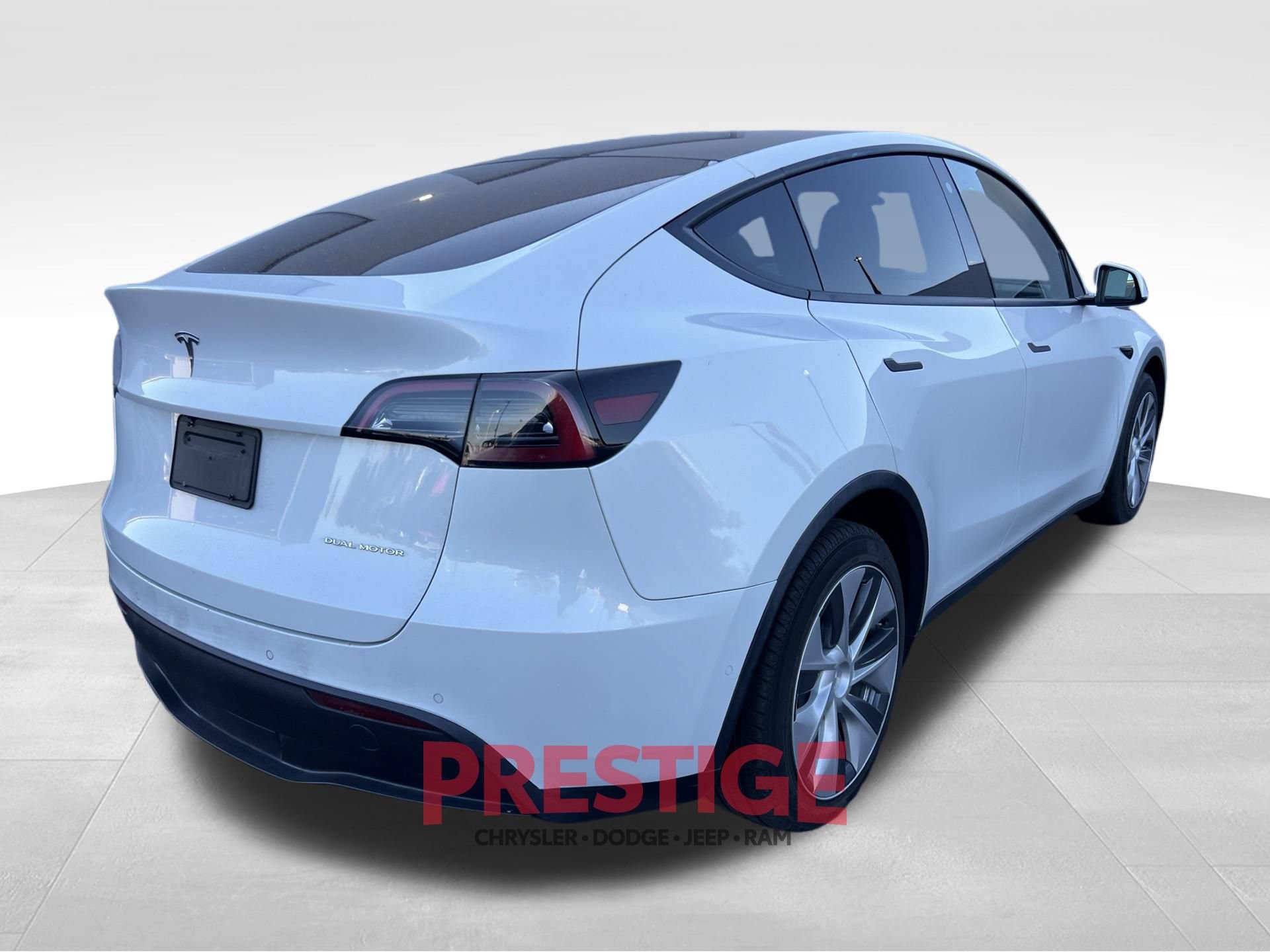 Used 2021 Tesla Model Y Long Range AWD/4WD image 7