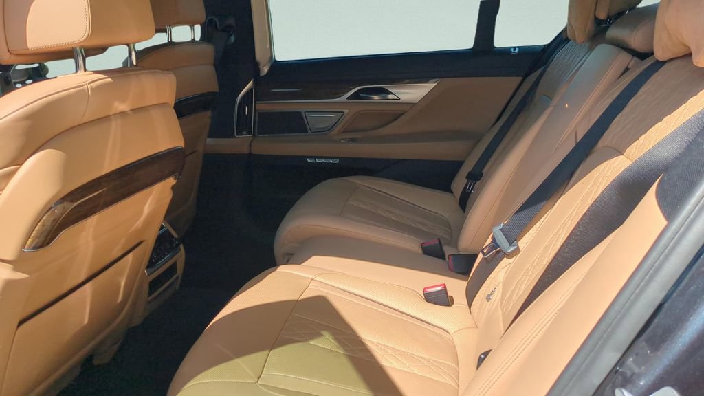 Used 2018 BMW 740e xDrive image 20