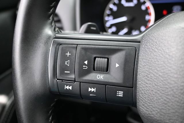 Used 2025 Nissan Rogue SV AWD/4WD image 29