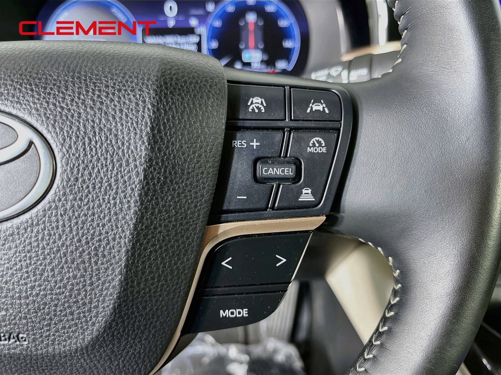 Used 2024 Toyota Crown AWD/4WD image 15