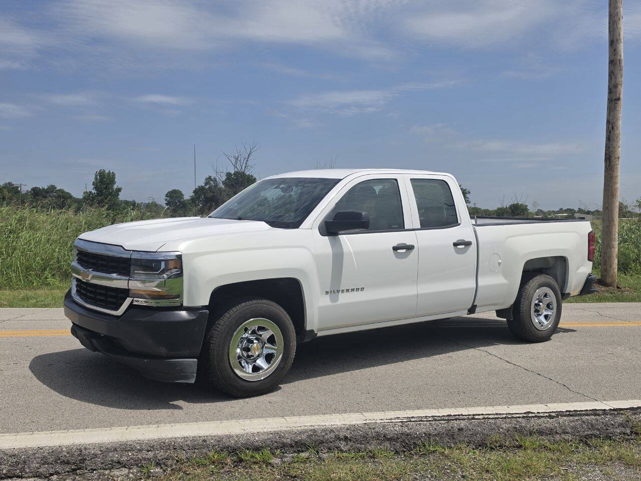 Used 2018 Chevrolet Silverado 1500 W/T w/ Trailering Package RWD image 2