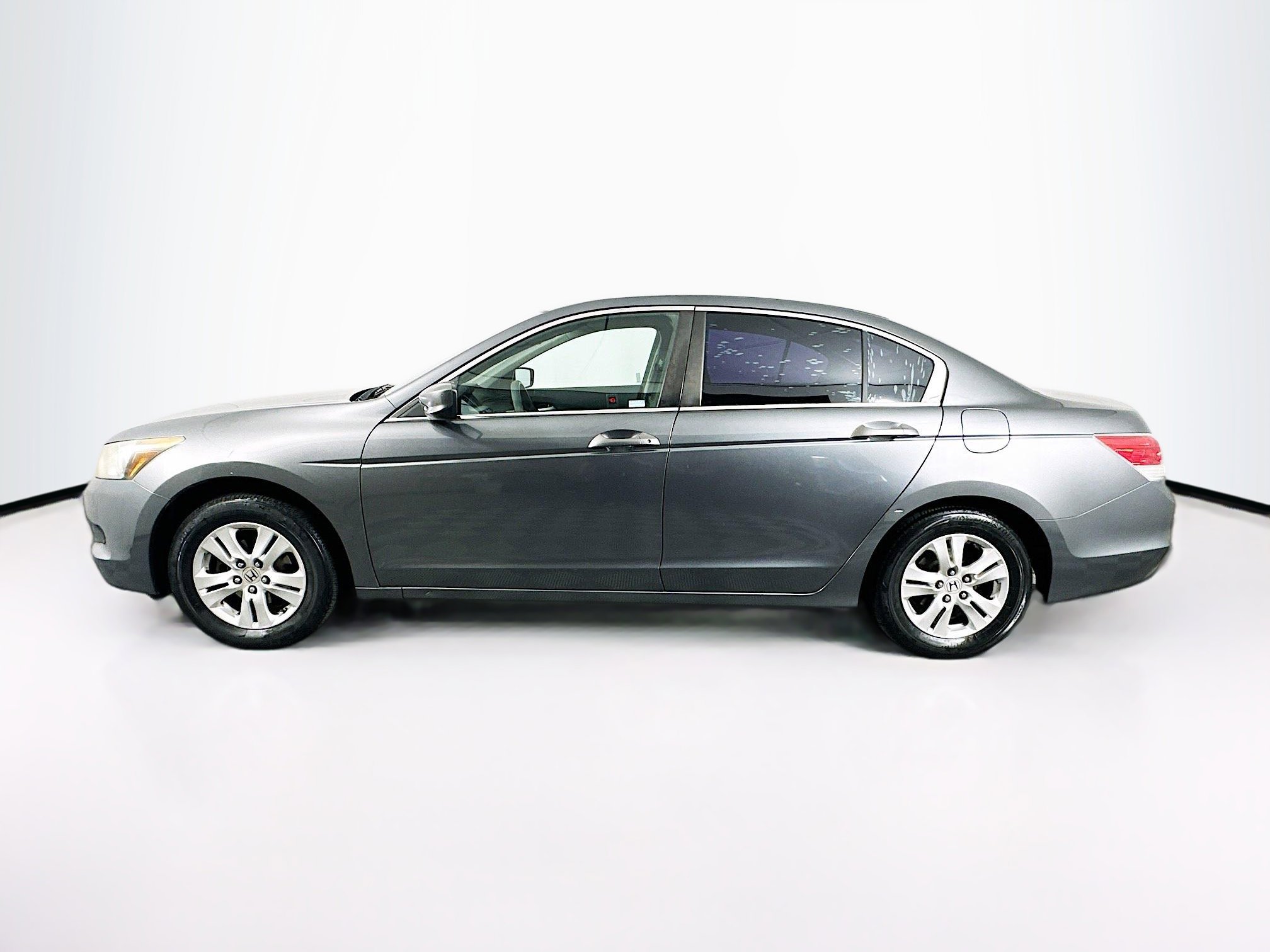 Used 2010 Honda Accord LX-P image 4