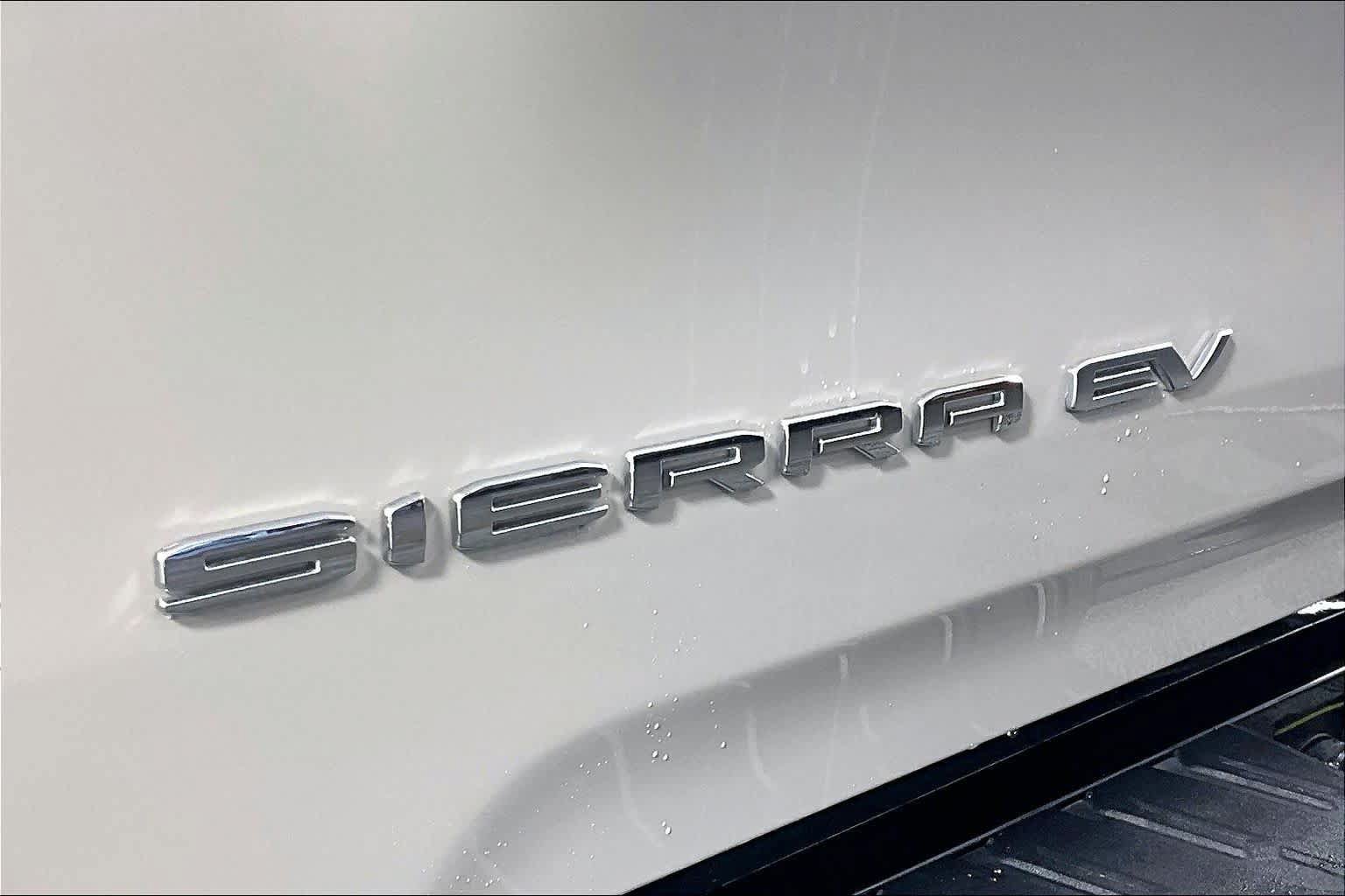 Used 2026 GMC Sierra EV Elevation AWD/4WD image 29