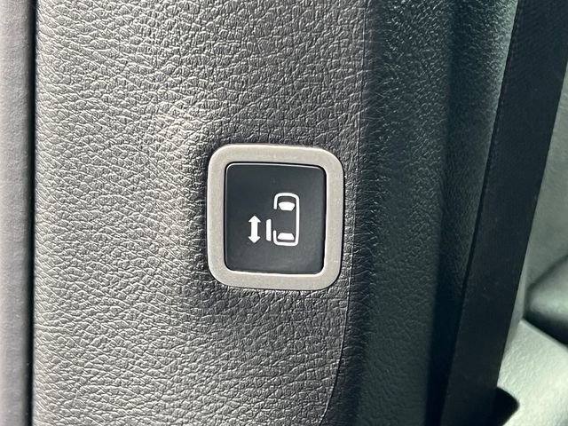 New 2026 Chrysler Pacifica Select AWD/4WD image 35