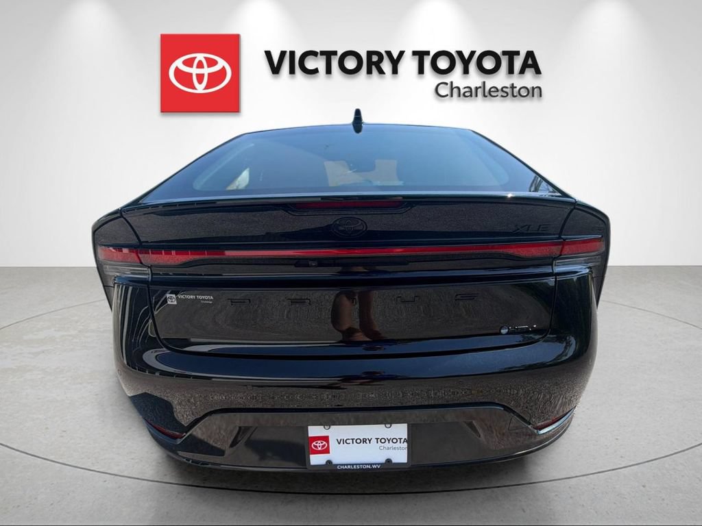 Used 2025 Toyota Prius AWD image 4