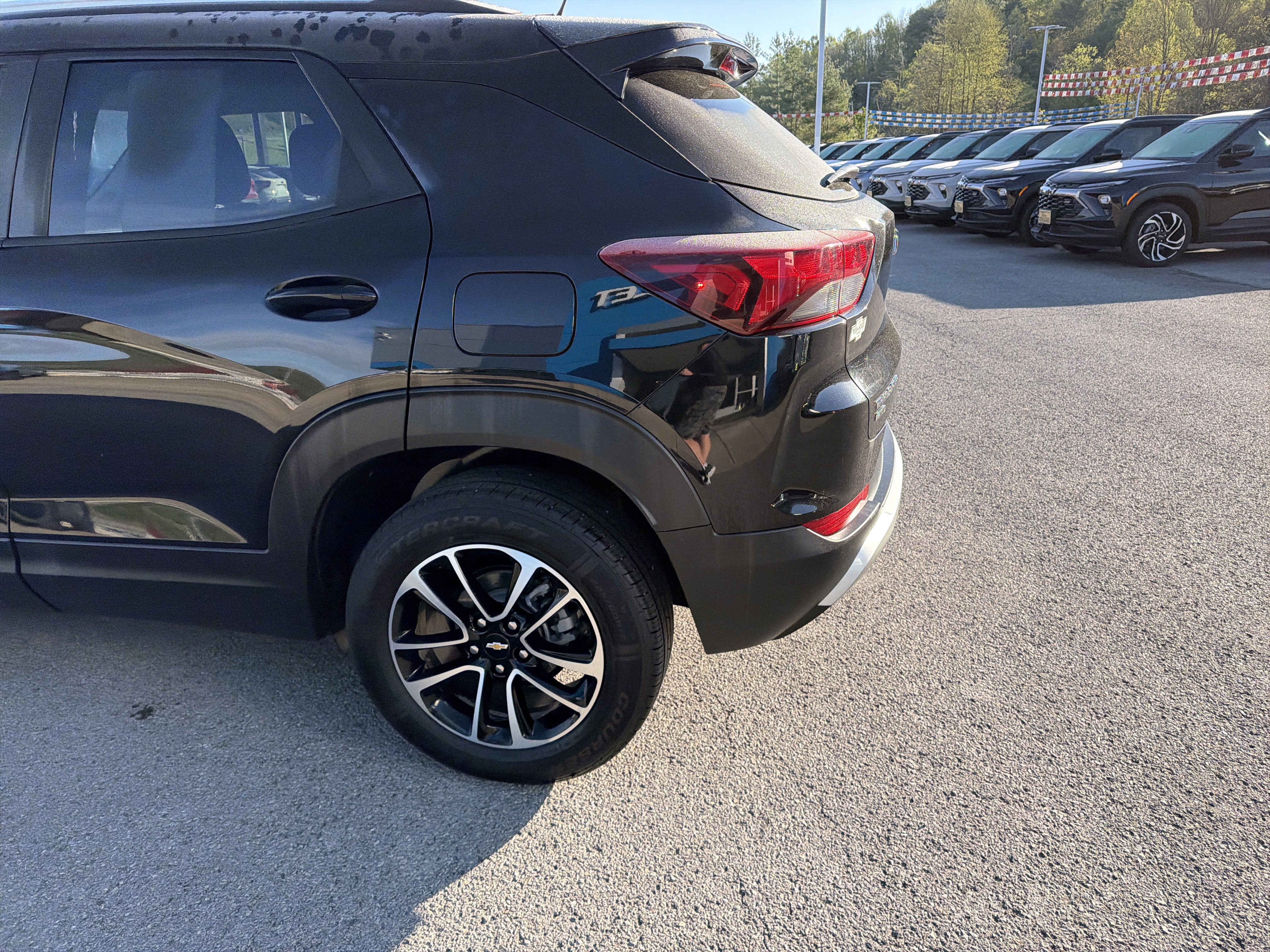 Used 2025 Chevrolet TrailBlazer LT AWD/4WD image 7