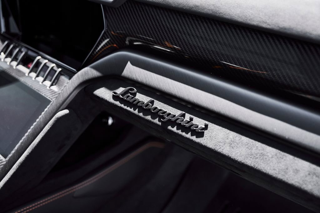 Used 2023 Lamborghini Urus Performante AWD/4WD image 50
