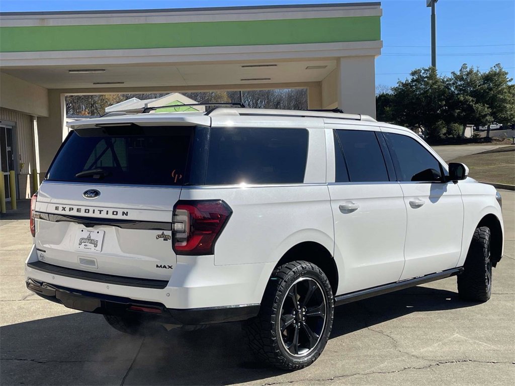 Used 2023 Ford Expedition Max Limited image 3