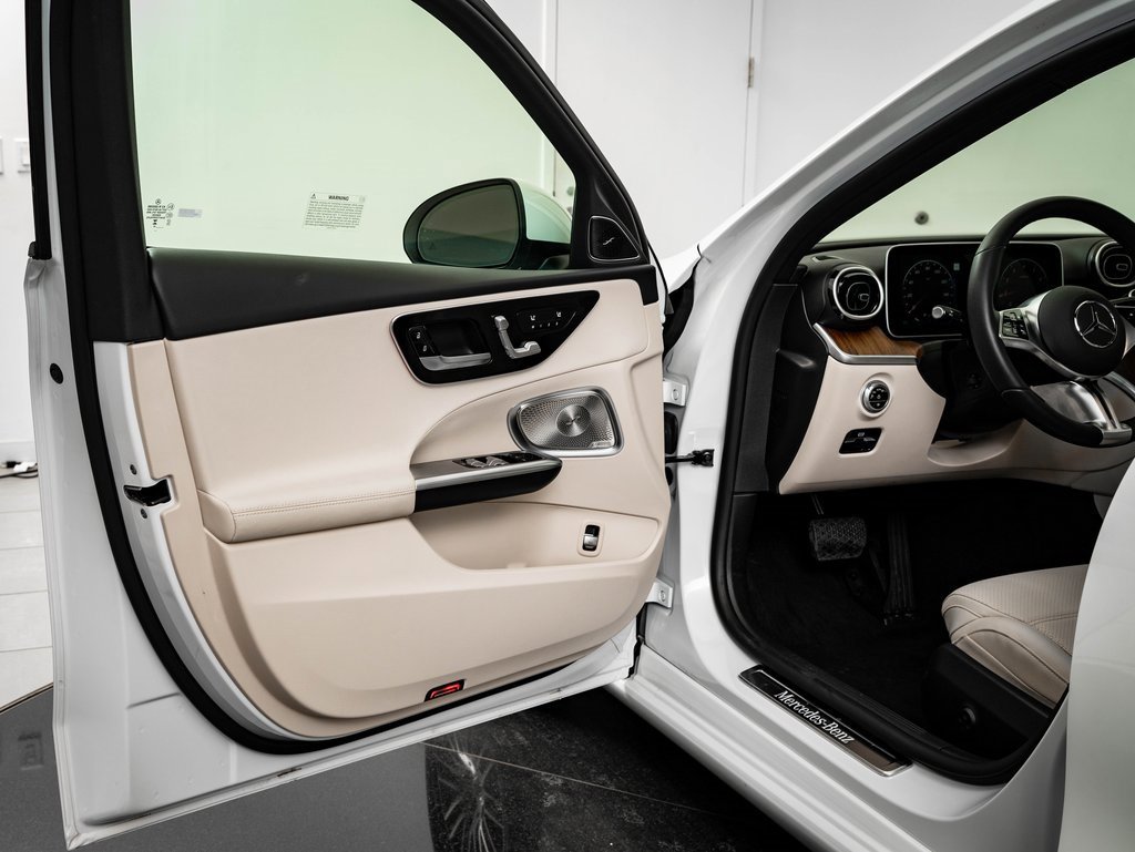 Used 2024 Mercedes-Benz C 300 4MATIC Sedan image 25