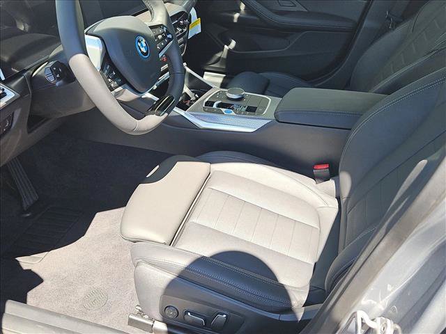 New 2026 BMW i4 eDrive40 w/ Premium Package RWD video 4