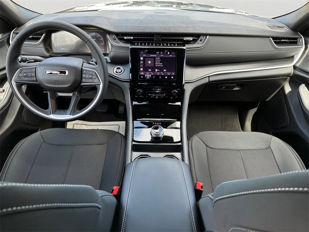 New 2025 Jeep Grand Cherokee Laredo w/ Trailer Tow Package image 17